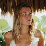 caroline ♡ yoga teacher