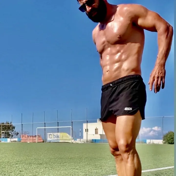 Niko Topuzi
