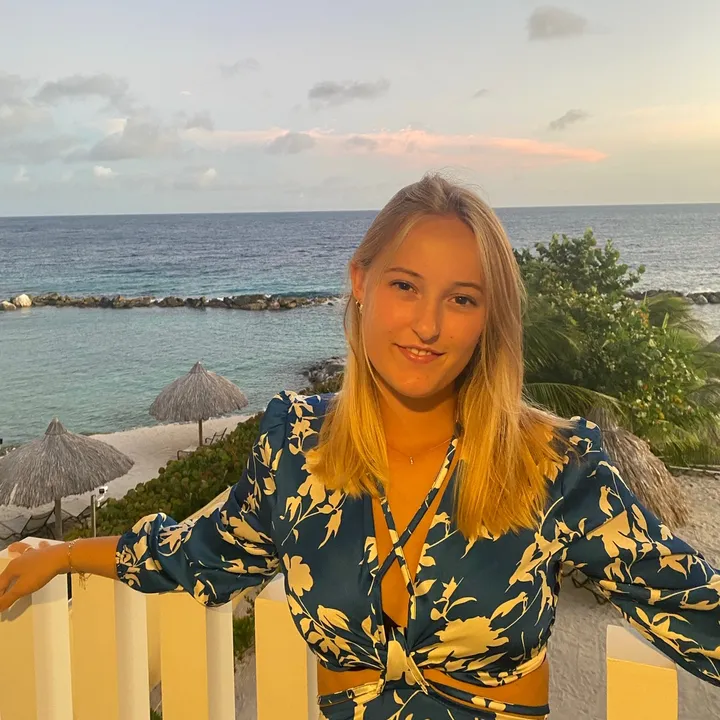 Eline - Travel Creator🧳✈️