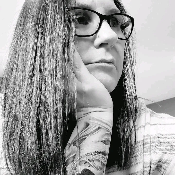 Dee_kinks 🇨🇦