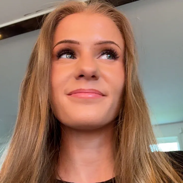 Olivia Björk | UGC | Creator