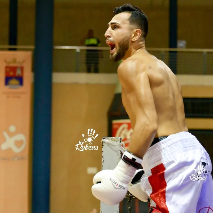Artem boxing