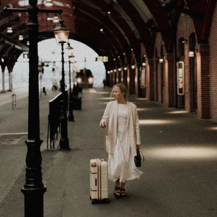 Eveline| Slow travel & trains