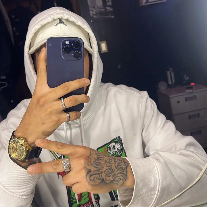 𝔇𝔦𝔢𝔤𝔲𝔦𝔱𝔬 𝔅𝔞𝔷𝔞𝔫👅