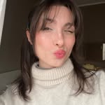 Emanuela | UGC | Content & Reader creator
