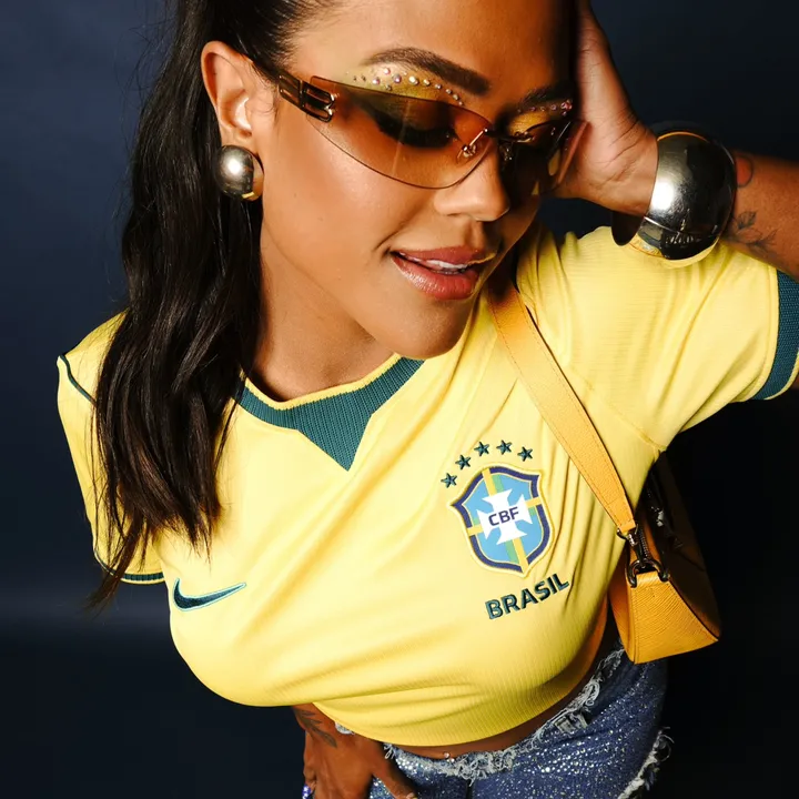 Camila Loures