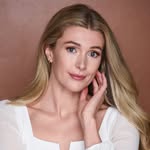 C h a r l o t    D a y s h