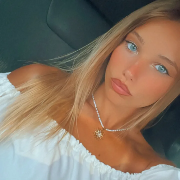 𝐹𝑙𝑎𝑣𝑖𝑎🌴🥥