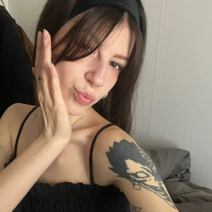 lydia🎧✨🪩💖