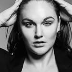 Ellen | 𝘗𝘭𝘶𝘴 𝘴𝘪𝘻𝘦 𝘮𝘰𝘥𝘦𝘭