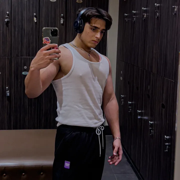 paco_agm