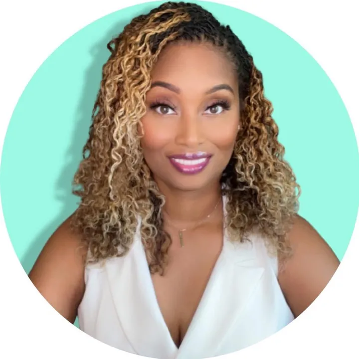 Lorraine Travels ✈️