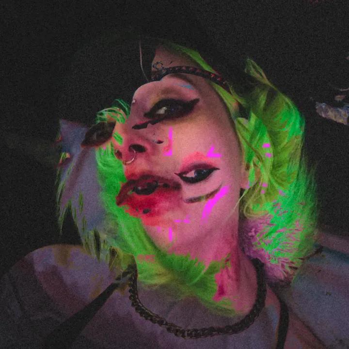 - h a a t o - 🏳️‍⚧️