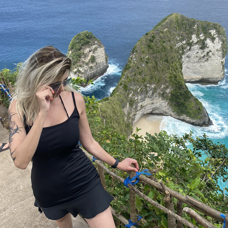 Rey | Travel Content Creator