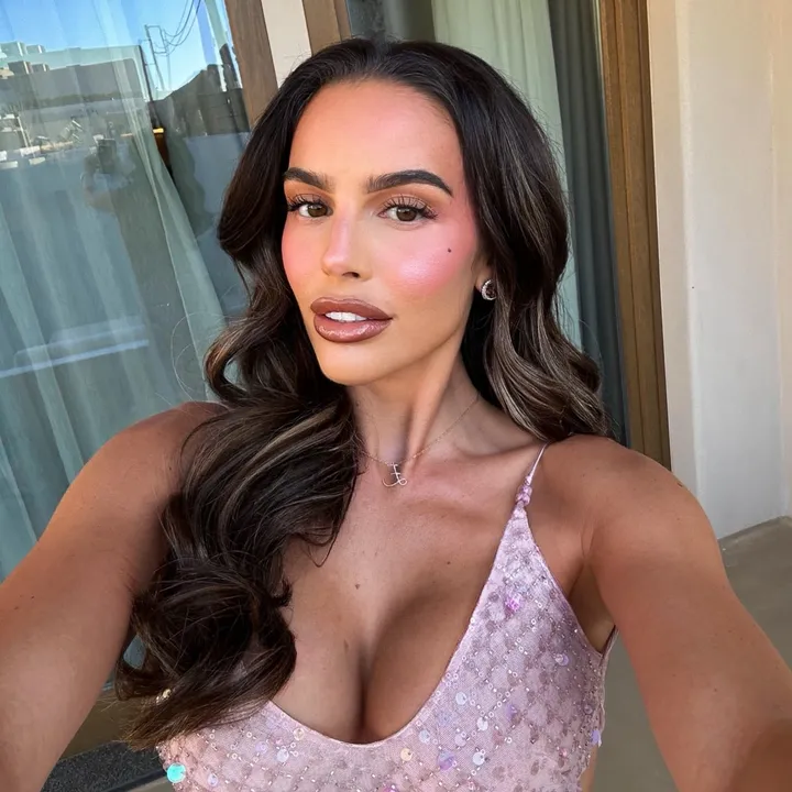 Ella Bella Barnes