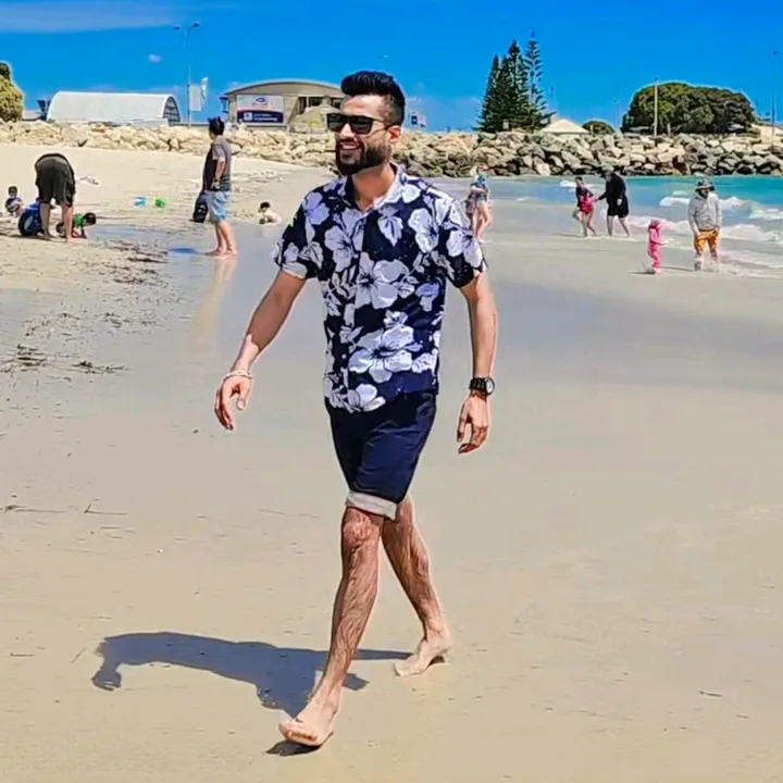 MR DESI  INDIAN CHEF 👨‍