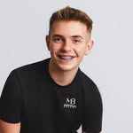 Maksymilian Borowy | NAIL EDUCATOR •  COURSES • DUBLIN • NAILS