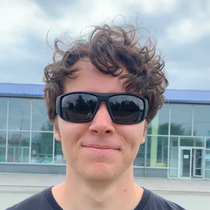 Михаил Попов