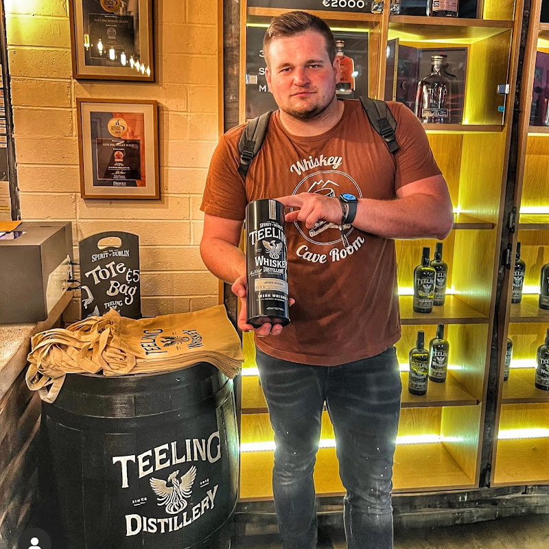 Whiskey Cave room