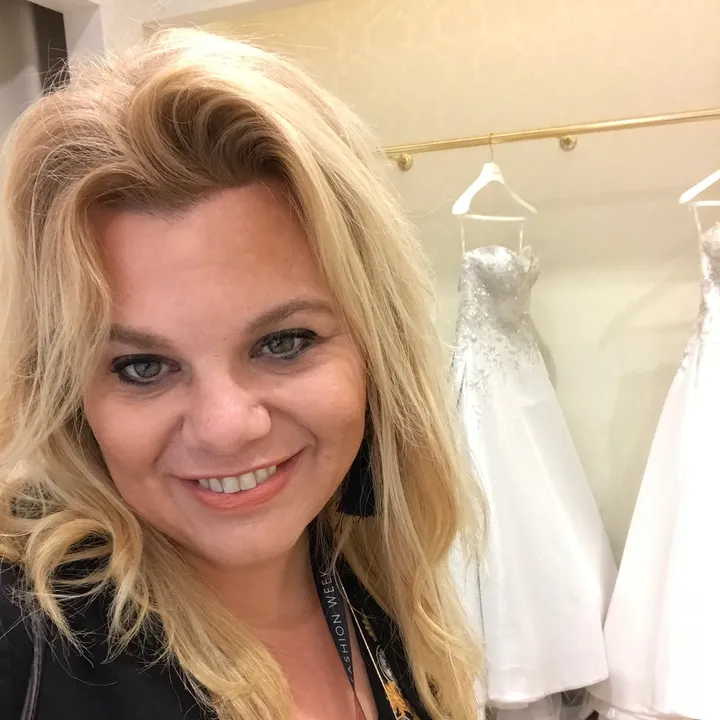 The Blonde Wedding Reporter