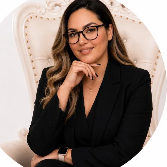 Ana Esther | Estratega & Venta