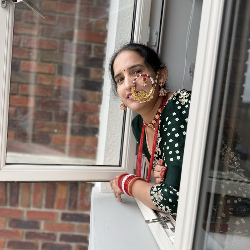 Meena Rawat vlogs