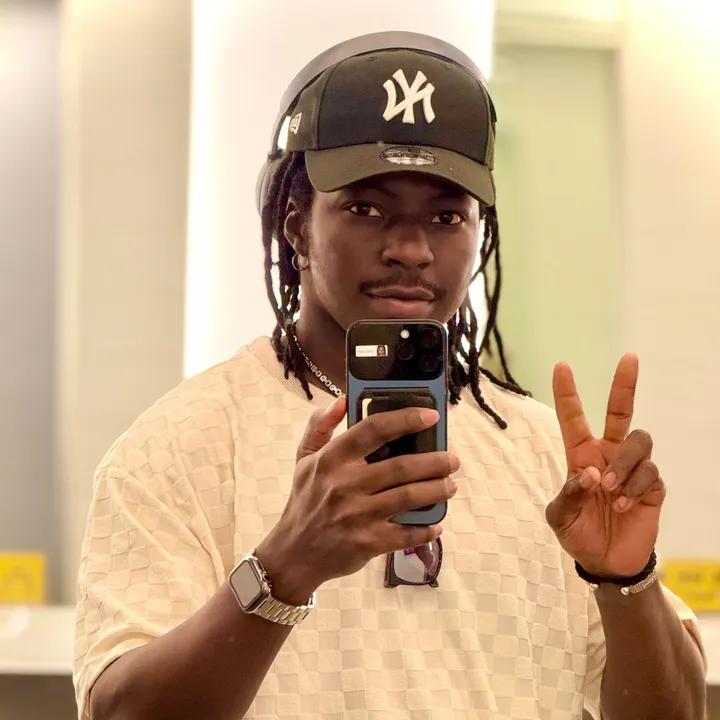 Dem Lucky🇧🇫🇰🇷🤜🏾🎼🤛🏾