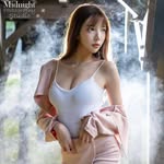 美女开启門
