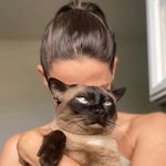 anna | catmom | UGC