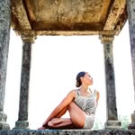 Laruga | Yoga Educator