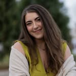 Val 💚 Anxious Attachment Expert