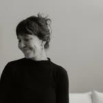 Claudia / Yoga Nidra + Feminine Yoga