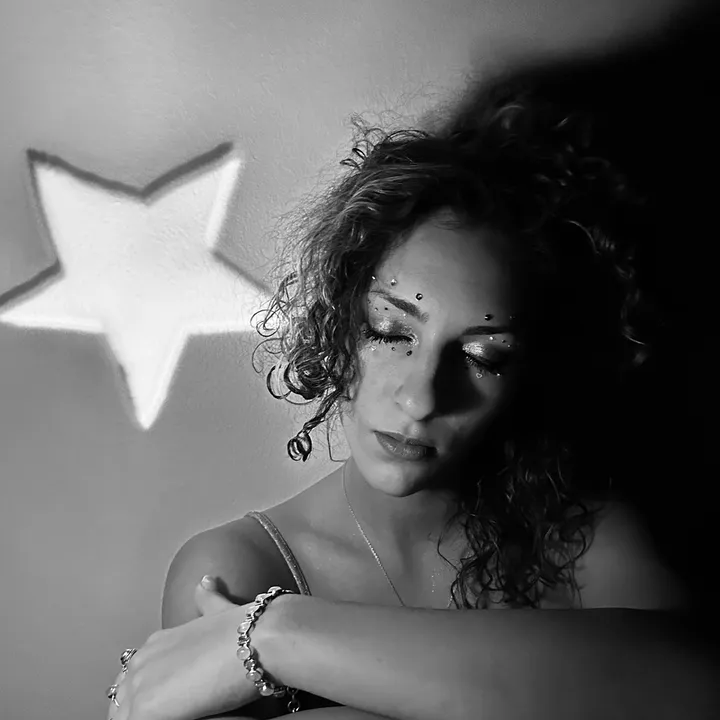 ✰ ༻ ✧ Kara ✧ ༺ ✰