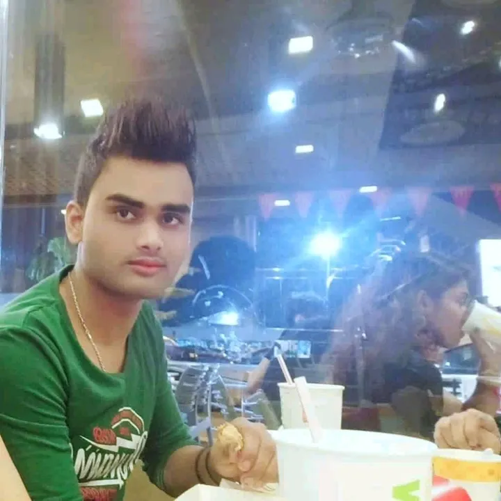 █▬█ ell♡º°I'm σα∂i☆