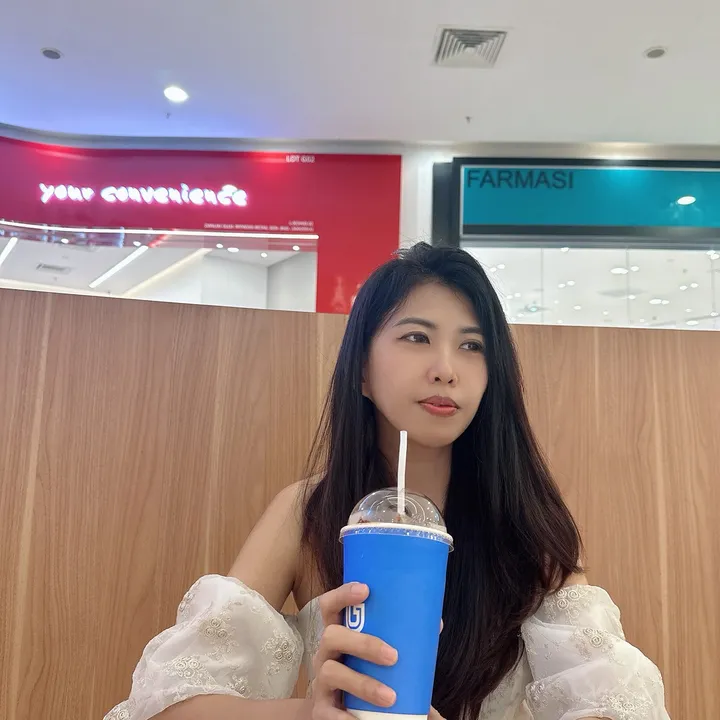黄兔兔Connie Ng