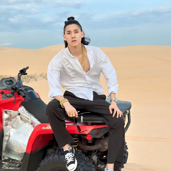 อนุสรณ์ โพธิ์ทอง