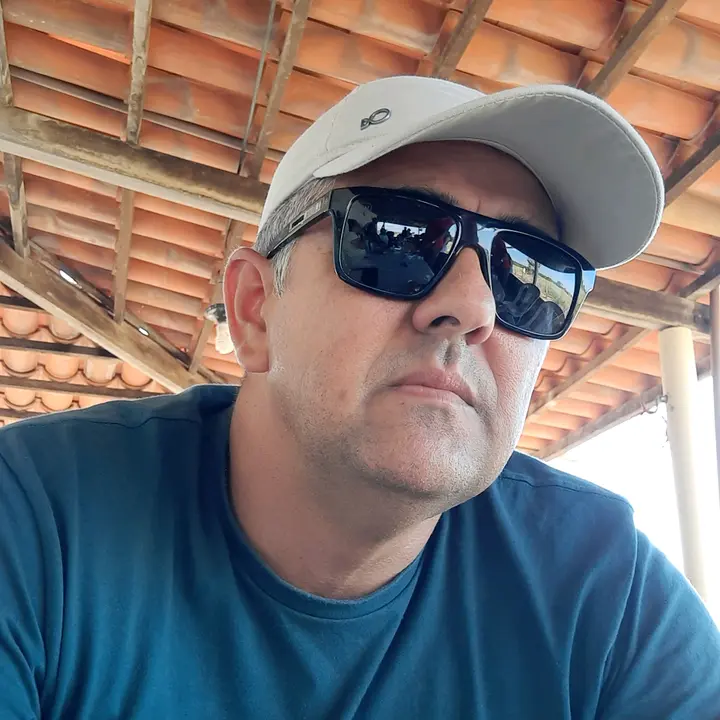 ADRIANO 24102018