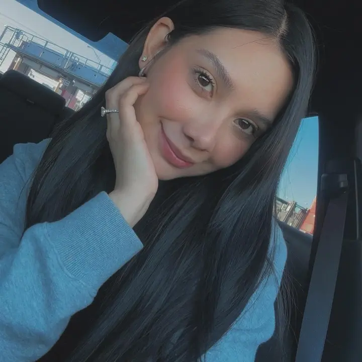 Abril Robles