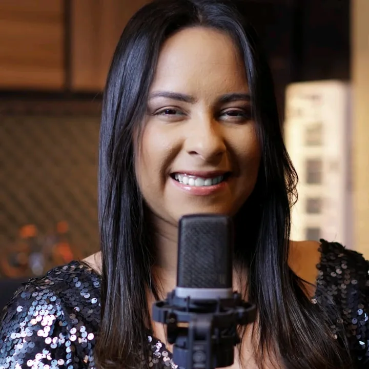 Cantora Isabele Araújo