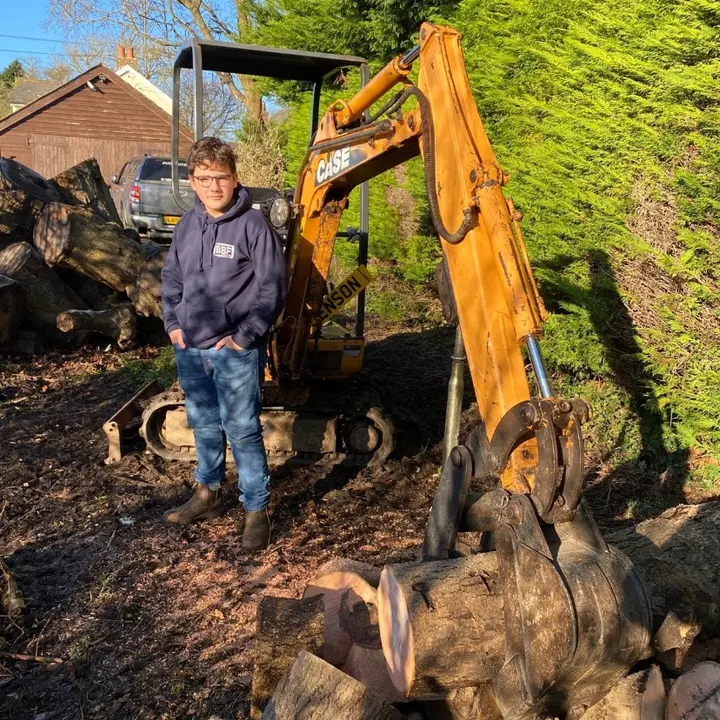 Jenson Coles 🌾🔧🐮🚜