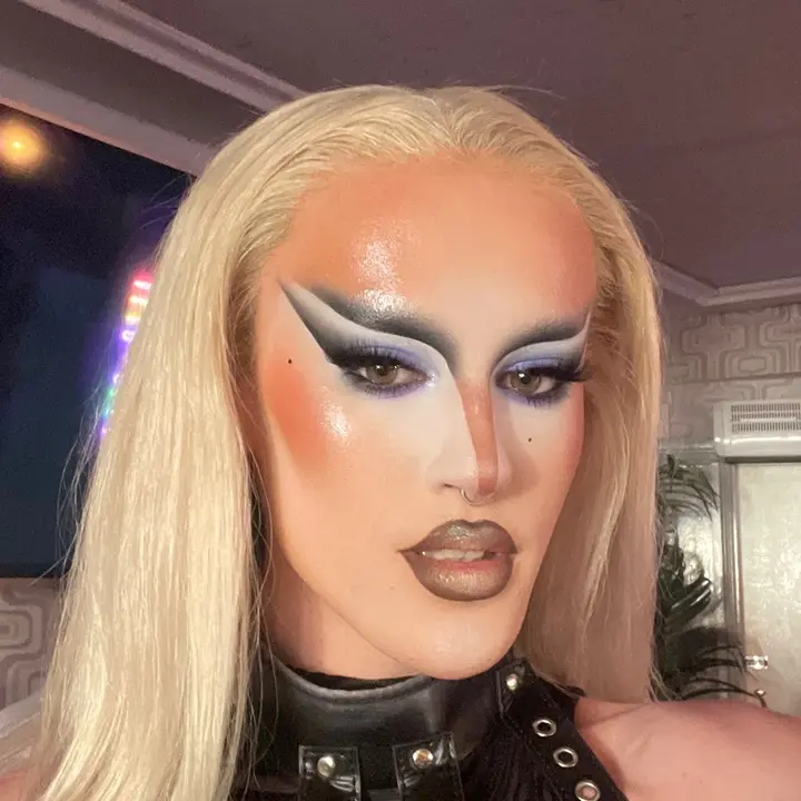 Mei Queally // Queenn Marie