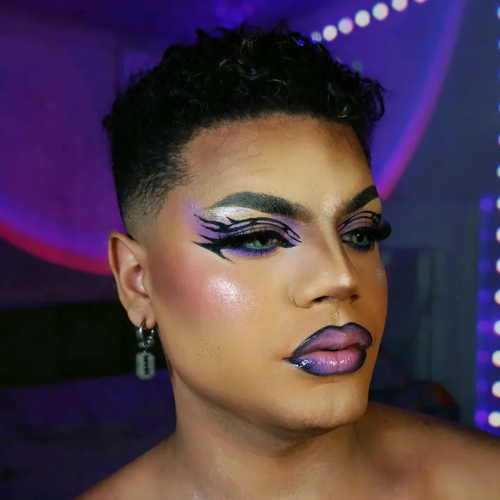 ✨A L E X A N D E R ✨