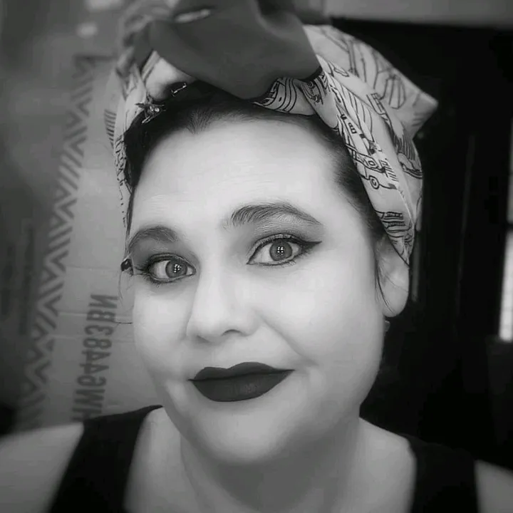 Spooky Vintage Gal