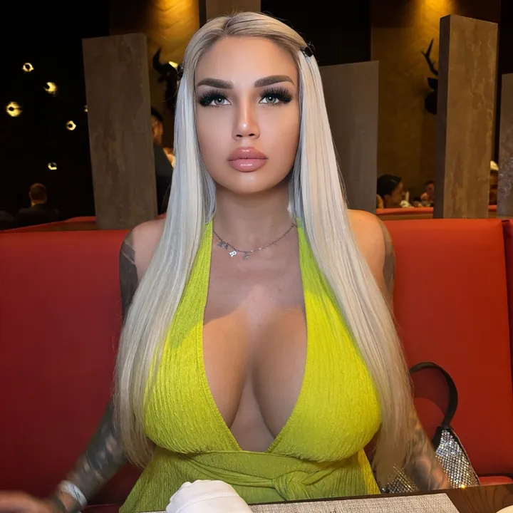 𝐊𝐚𝐫𝐲 𝐌𝐞𝐥 💛🐝