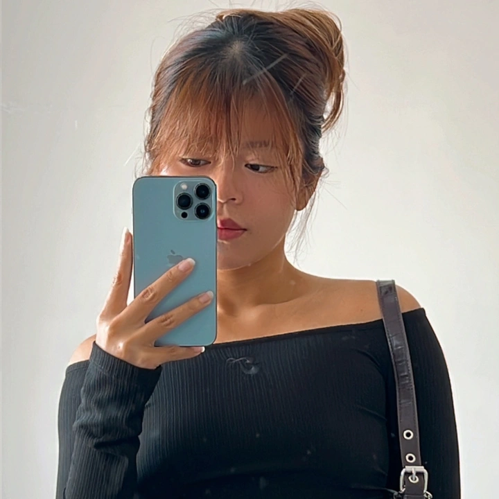 Cô bé bông lan trứng muối :)