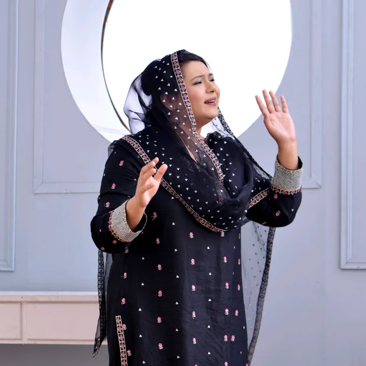 Worshiper Anita Samuel