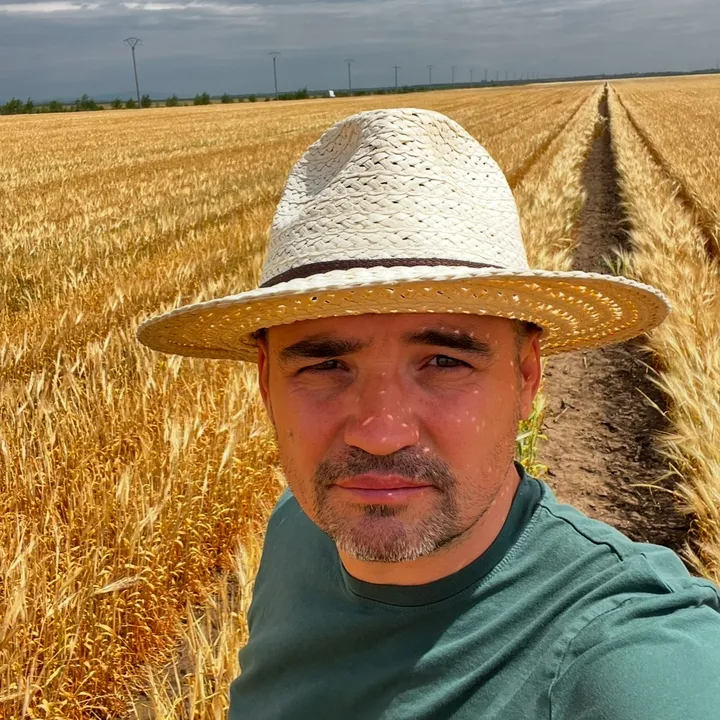 ADRiAN DRAGU🇷🇴