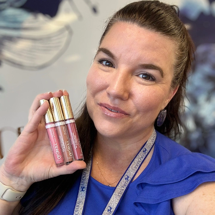 Liz — Dresses, makeup & fun