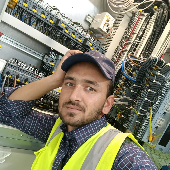 𝕸𝖗 𝖊𝖑𝖊𝖈𝖙𝖗𝖎𝖈𝖆𝖑 ⚡