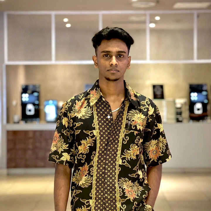 𝙉𝘼𝙑𝙀𝙀𝙉 🇲🇾